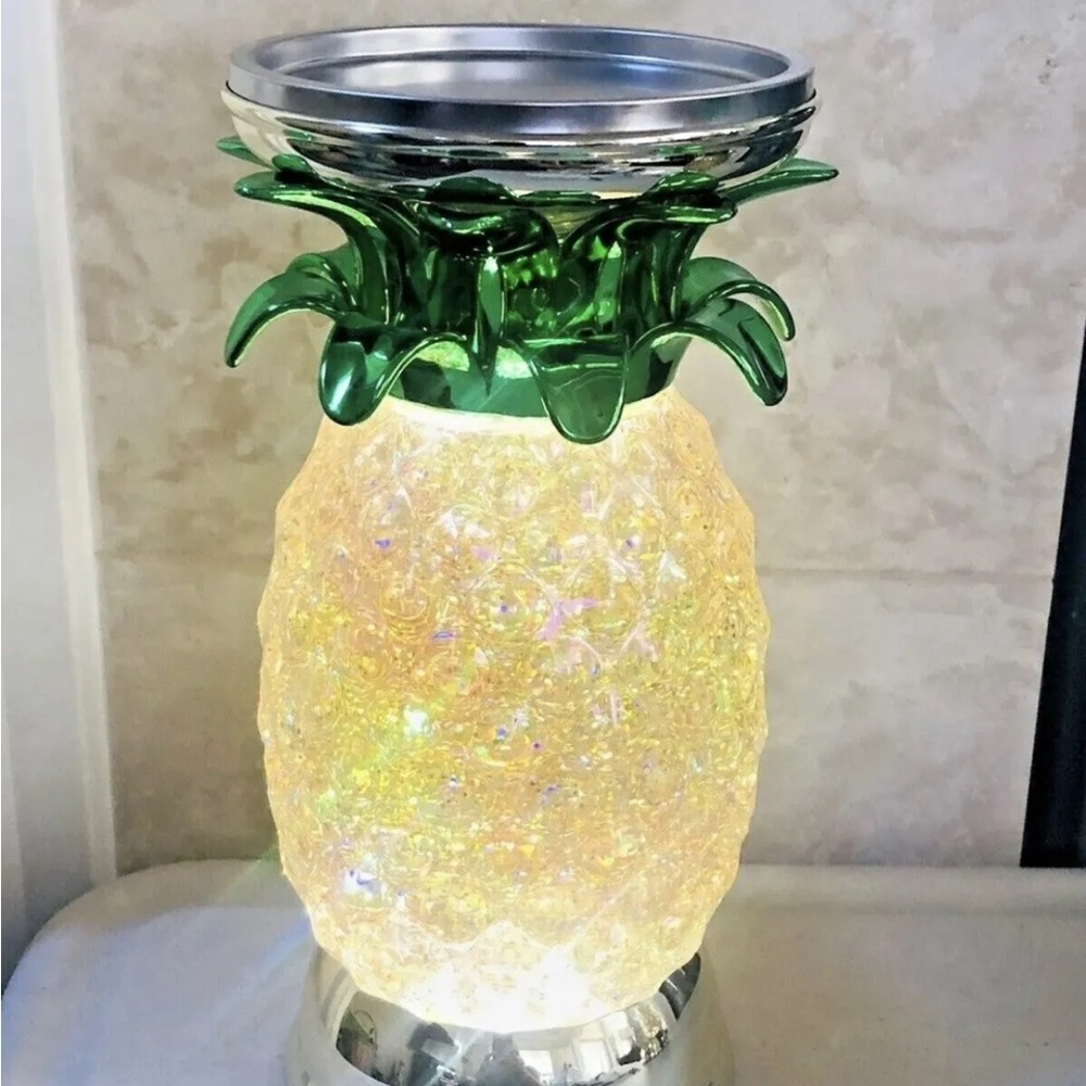 Bath and body works 3 wick pineapple candle holder